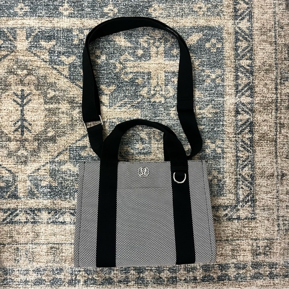 Lululemon Two Tone Canvas Mini Tote Bag (4.5L) Anchor / Light Ivory / Black - Picture 1 of 5